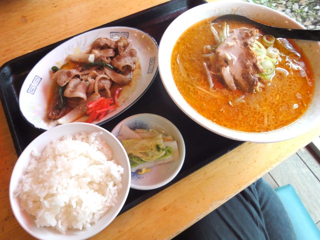 生姜焼き ラーメンセット ニングル ３ 苫小牧のグルメ食べ歩き トーマスの外食ブログ