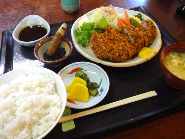 ロースなの ロースかつ定食 勝兵衛 苫小牧のグルメ食べ歩き トーマスの外食ブログ